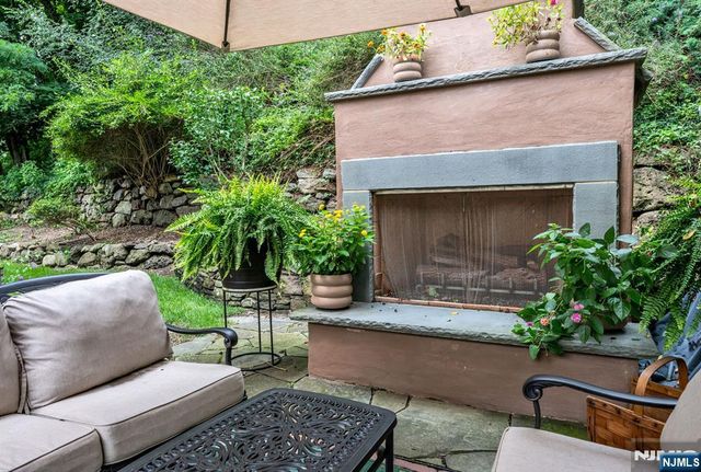 605 E Saddle River Road, Ho-ho-kus, NJ 07423