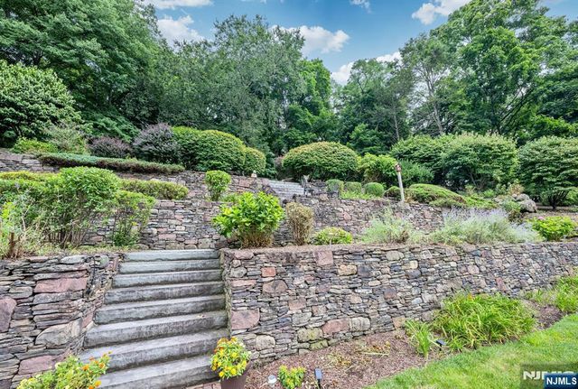 605 E Saddle River Road, Ho-ho-kus, NJ 07423