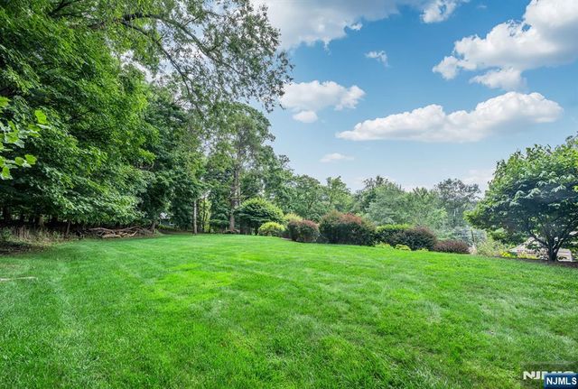605 E Saddle River Road, Ho-ho-kus, NJ 07423