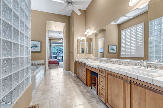 40814 N LONG LANDING Court, Phoenix, AZ 85086
