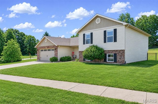 1609 Spring Mill Drive, Wentzville, MO 63385