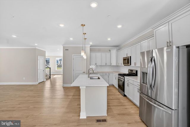617 HARRINGTON ST, Middle River, MD 21220