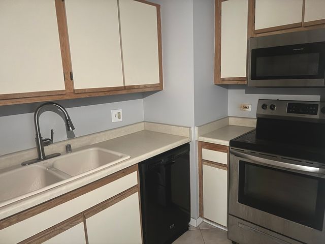 1122 N Clark Street 2510, Chicago, IL 60610