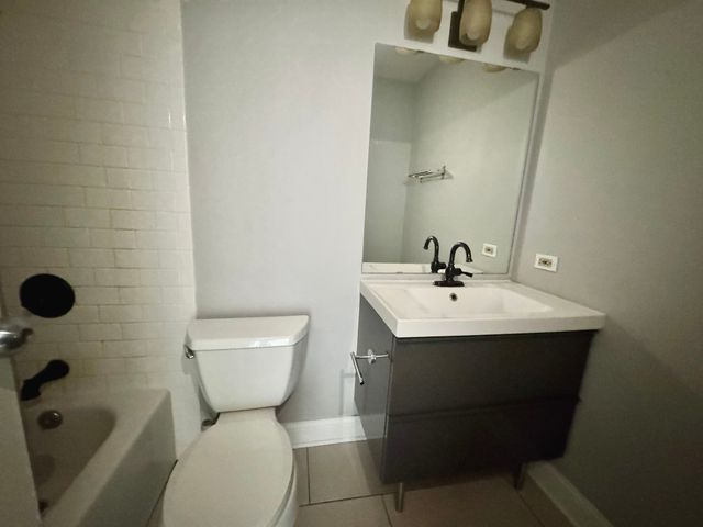 1122 N Clark Street 2510, Chicago, IL 60610