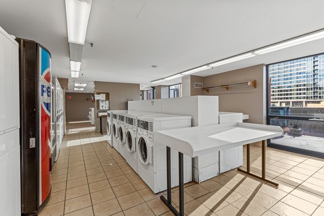 1122 N Clark Street 2510, Chicago, IL 60610