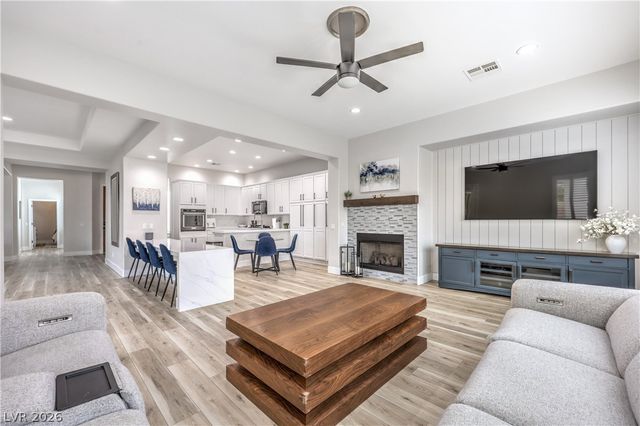 5012 Hacienda Grande Avenue, Las Vegas, NV 89141