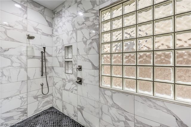 5012 Hacienda Grande Avenue, Las Vegas, NV 89141