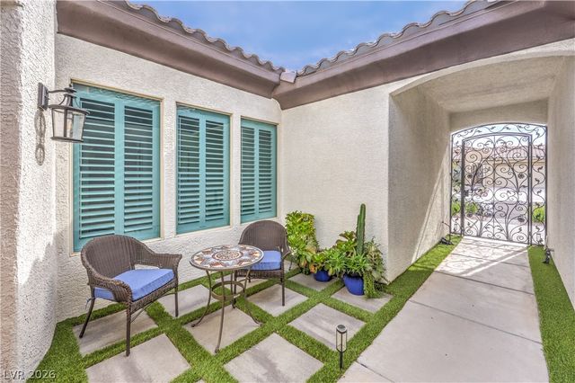 5012 Hacienda Grande Avenue, Las Vegas, NV 89141