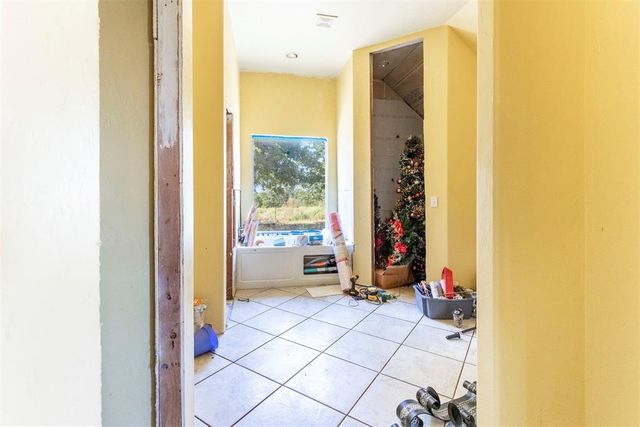 10501 Dobbs Road, Wellston, OK 74881