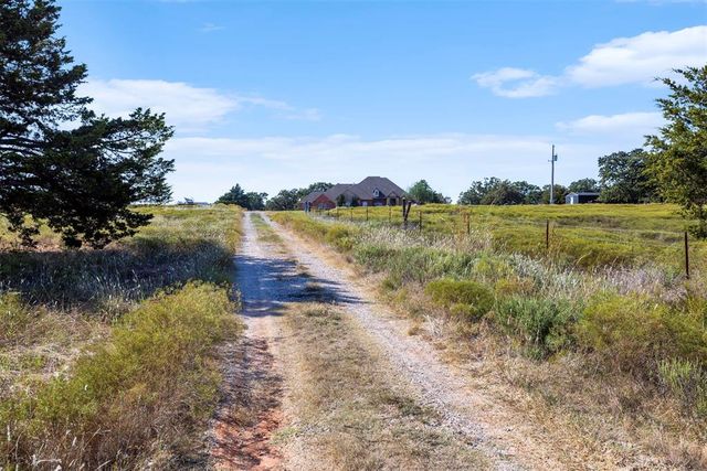 10501 Dobbs Road, Wellston, OK 74881