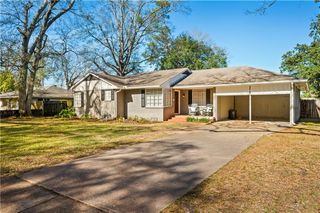 3216 MADONNA Drive, Alexandria, LA 71301