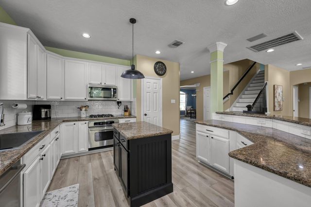 30902 Oak Forest Hollow Lane, Spring, TX 77386