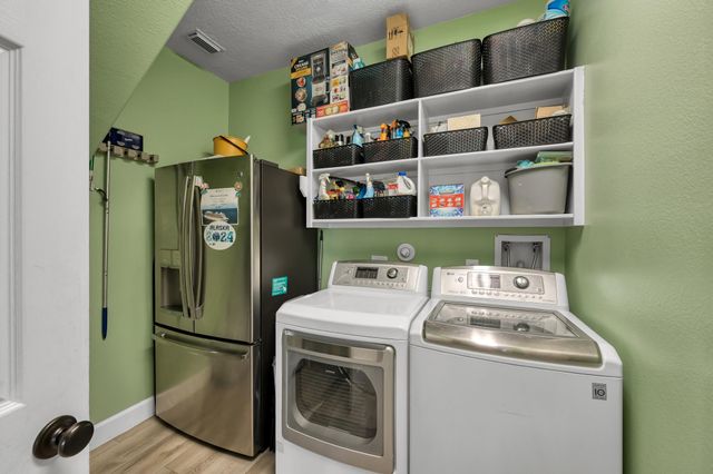 30902 Oak Forest Hollow Lane, Spring, TX 77386