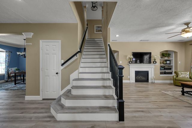 30902 Oak Forest Hollow Lane, Spring, TX 77386