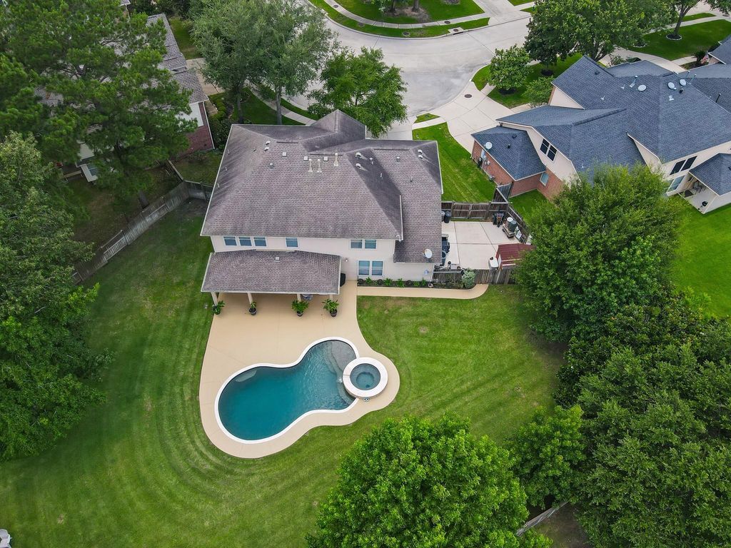 30902 Oak Forest Hollow Lane, Spring, TX 77386