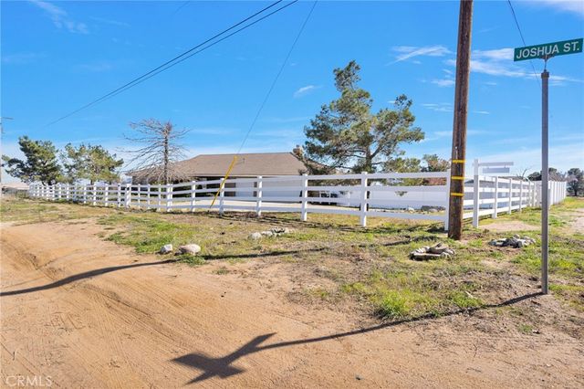 8695 Cantel Court, Oak Hills, CA 92344