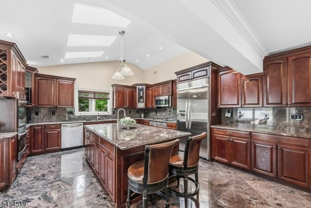 19 FAIRVIEW ROAD, Clark Twp., NJ 07066