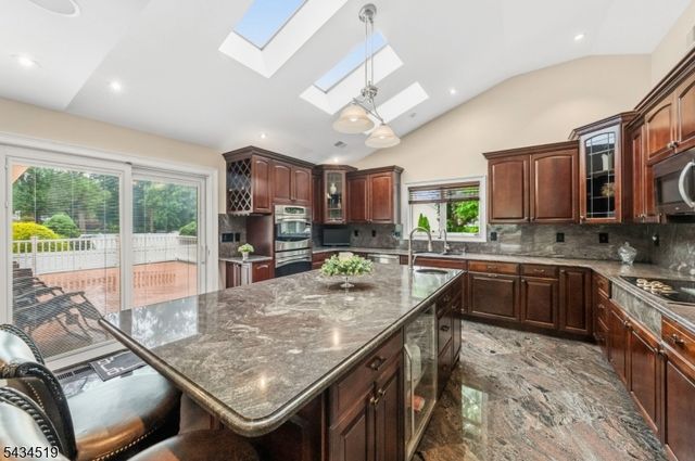 19 FAIRVIEW ROAD, Clark Twp., NJ 07066