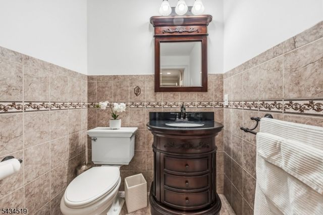 19 FAIRVIEW ROAD, Clark Twp., NJ 07066