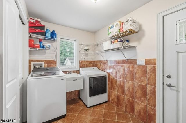 19 FAIRVIEW ROAD, Clark Twp., NJ 07066
