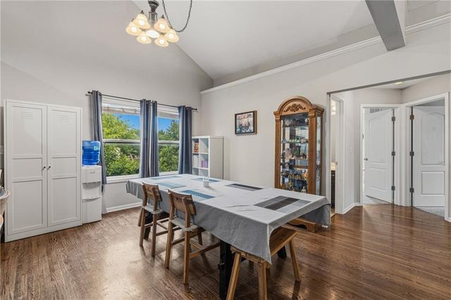 2316 SW Tracker Lane, Lee's Summit, MO 64082