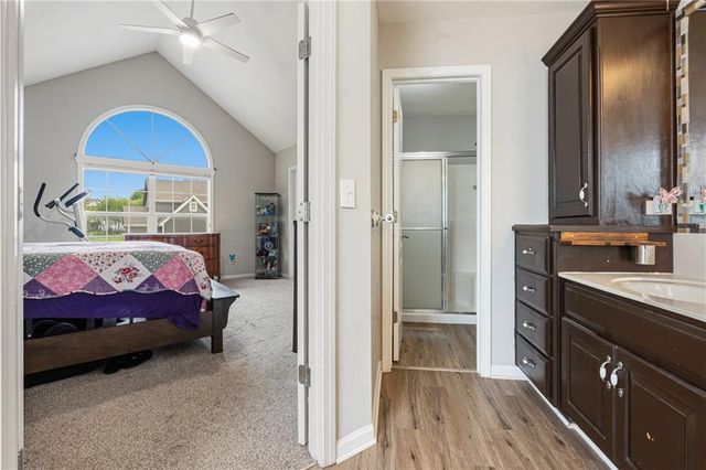 2316 SW Tracker Lane, Lee's Summit, MO 64082