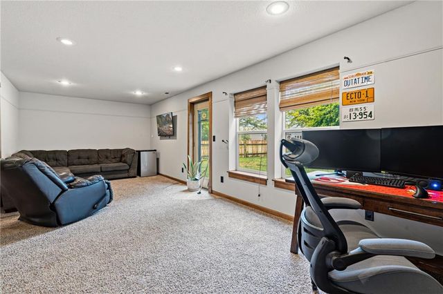 2316 SW Tracker Lane, Lee's Summit, MO 64082