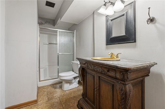 2316 SW Tracker Lane, Lee's Summit, MO 64082