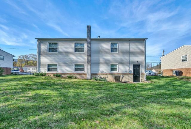 2630 Puckett CIR, Salem, VA 24153