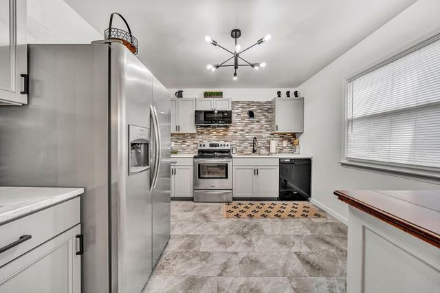 2630 Puckett CIR, Salem, VA 24153