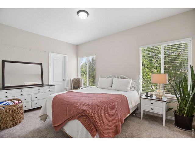 3433 Cottonwood Cir, Longmont, CO 80504