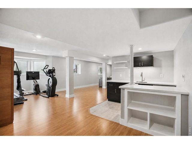 3433 Cottonwood Cir, Longmont, CO 80504