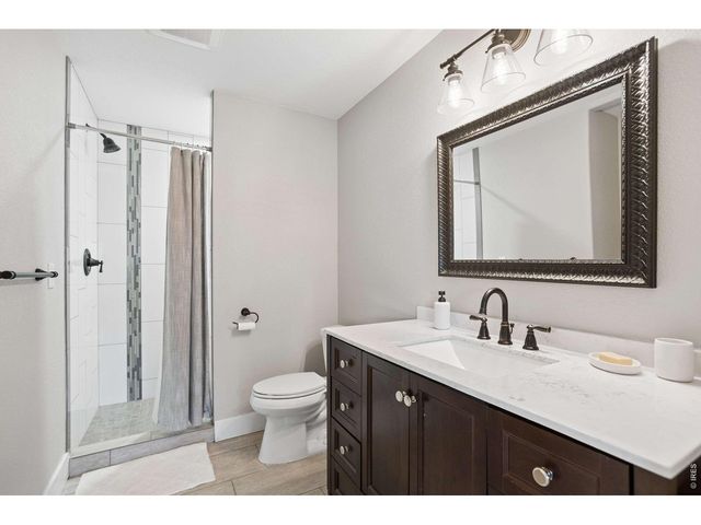 3433 Cottonwood Cir, Longmont, CO 80504