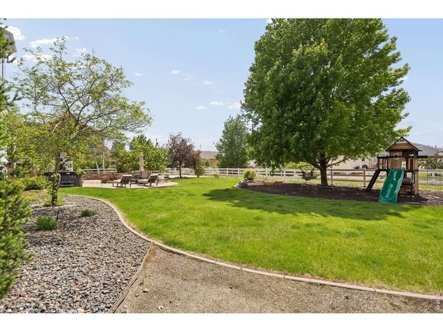 3433 Cottonwood Cir, Longmont, CO 80504