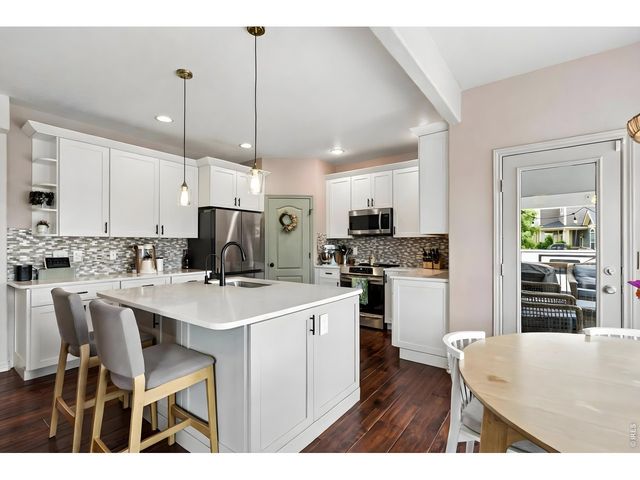 3433 Cottonwood Cir, Longmont, CO 80504