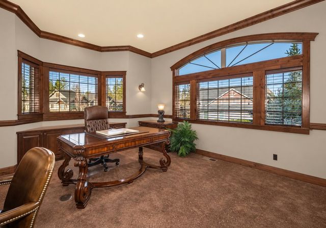2104 E Cherrytree Ln, Spokane, WA 99203