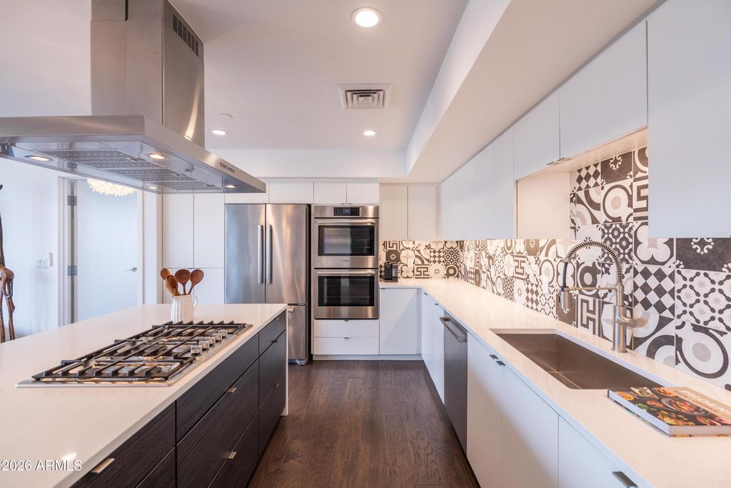 200 W PORTLAND Street 827, Phoenix, AZ 85003 — photo 4