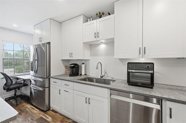 261 NE 16th Place 305, Fort Lauderdale, FL 33305