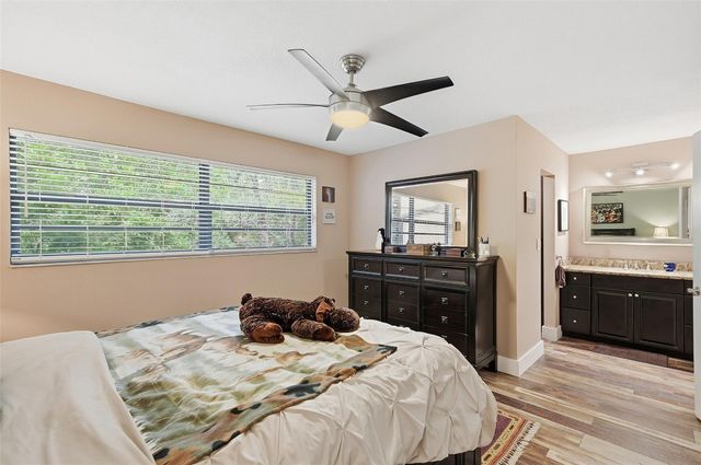 261 NE 16th Place 305, Fort Lauderdale, FL 33305