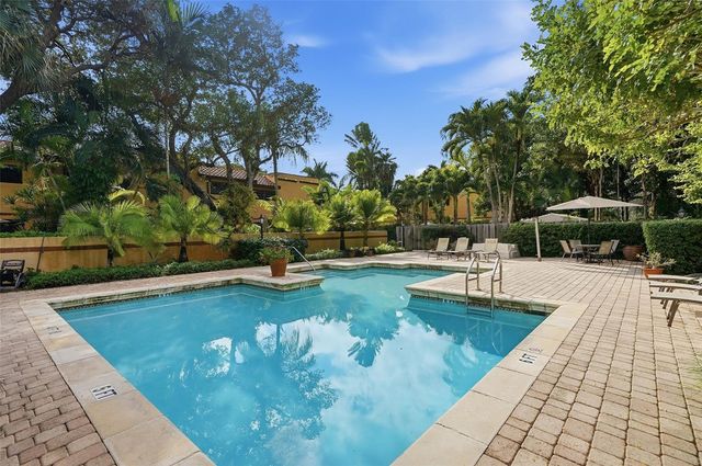 261 NE 16th Place 305, Fort Lauderdale, FL 33305