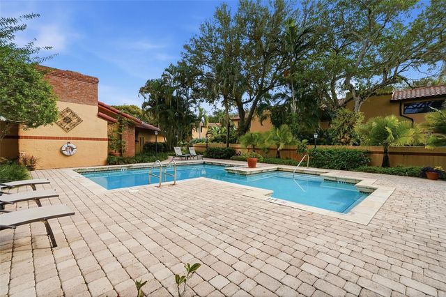 261 NE 16th Place 305, Fort Lauderdale, FL 33305