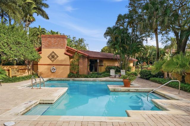 261 NE 16th Place 305, Fort Lauderdale, FL 33305