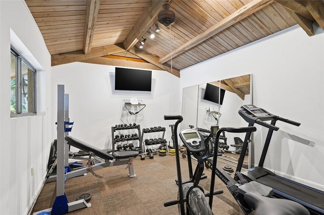 261 NE 16th Place 305, Fort Lauderdale, FL 33305