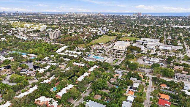 261 NE 16th Place 305, Fort Lauderdale, FL 33305