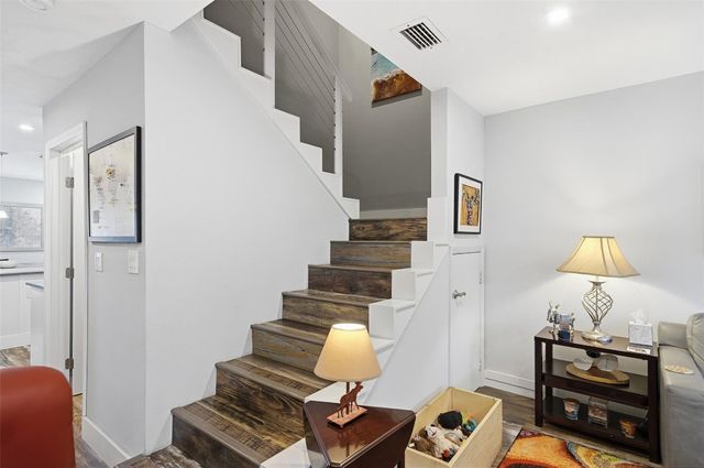 261 NE 16th Place 305, Fort Lauderdale, FL 33305