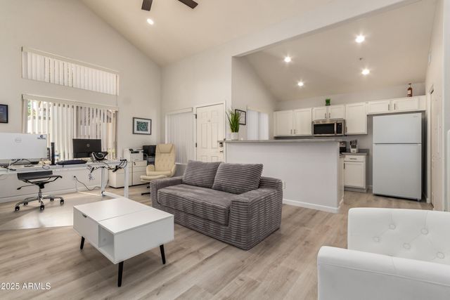 2201 N COMANCHE Drive 1080, Chandler, AZ 85224