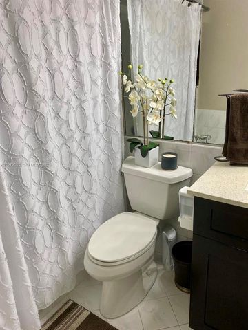 10370 SW 220th St 102, Cutler Bay, FL 33190