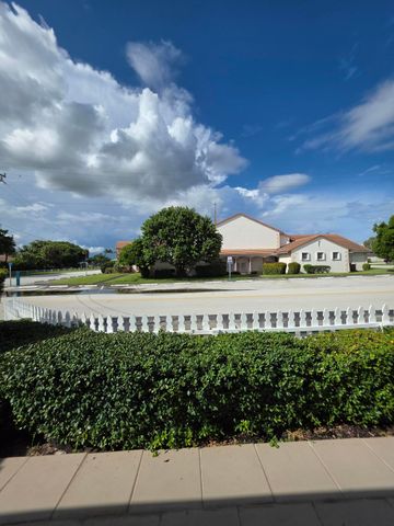 601 SE 20th Avenue 4, Deerfield Beach, FL 33441