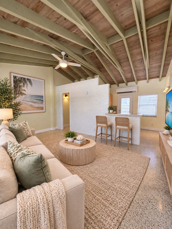 601 SE 20th Avenue 4, Deerfield Beach, FL 33441