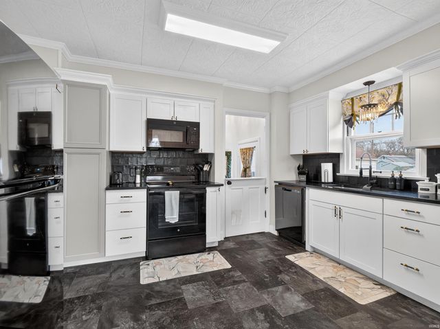 1139 Clara Avenue, Fort Wayne, IN 46805